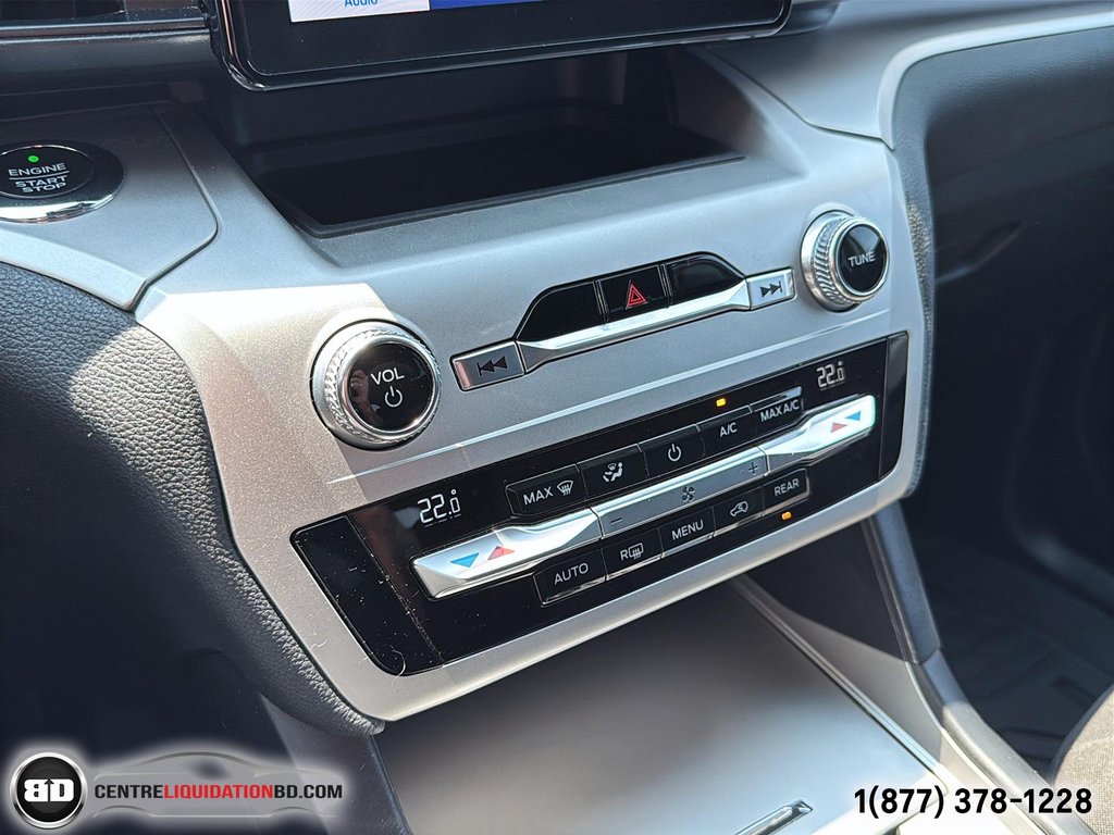 2020 Ford Explorer XLT AWD 7 PASSAGERS in Granby, Quebec - 21 - w1024h768px