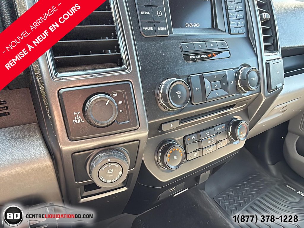 2017 Ford F-150 SUPERCREW V8 5.0L XLT XTR BOÎTE 6.5P in Granby, Quebec - 17 - w1024h768px