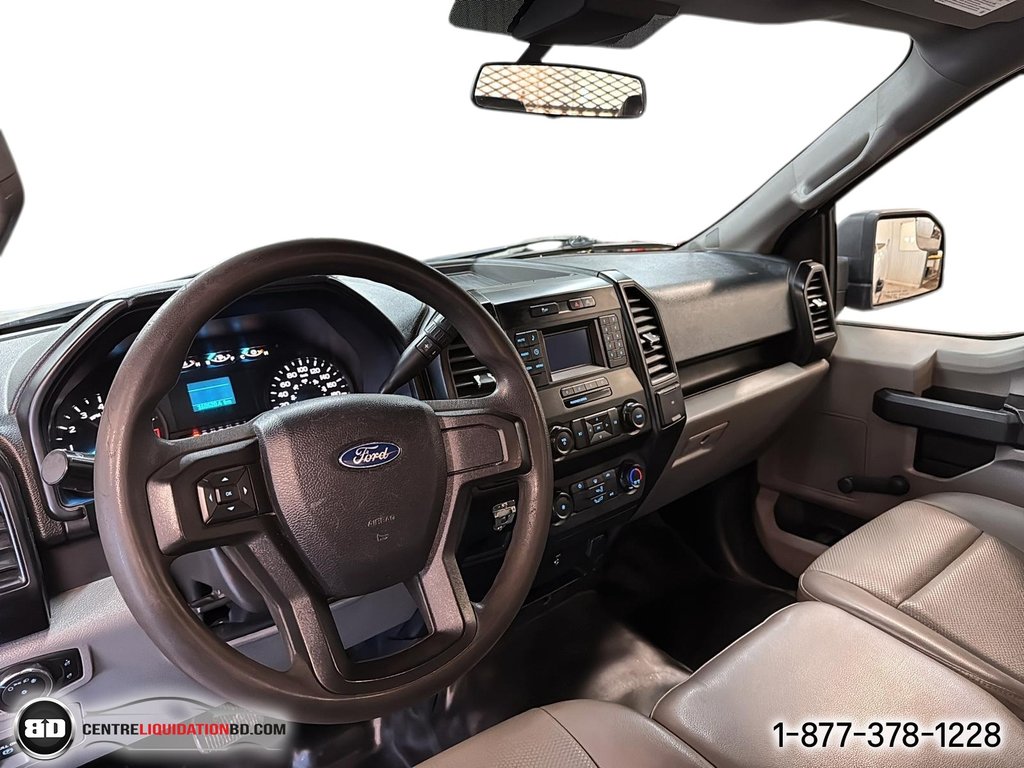 Ford F-150 XL 2020 à Granby, Québec - 16 - w1024h768px