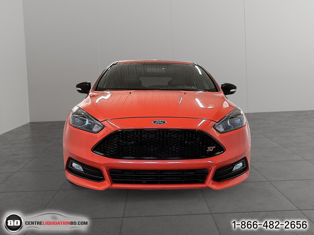 2016 Ford Focus in Granby, Quebec - 2 - w1024h768px