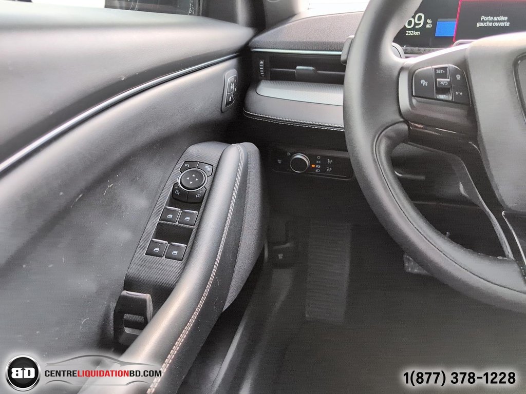 Ford Mustang Mach-E Select AWD 2021 à Granby, Québec - 18 - w1024h768px
