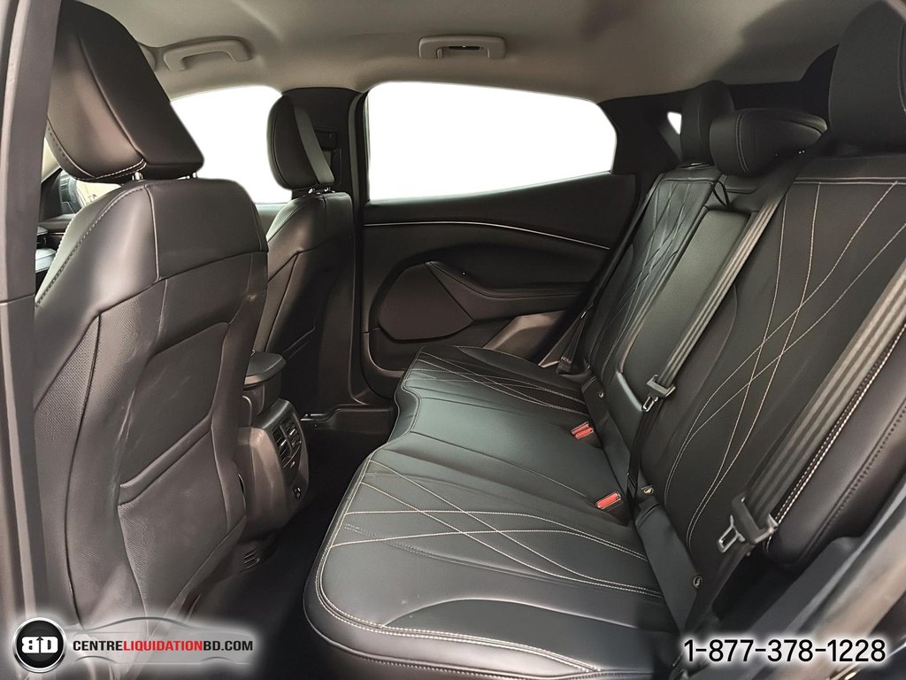 2023 Ford Mustang Mach-E SELECT AWD in Granby, Quebec - 16 - w1024h768px