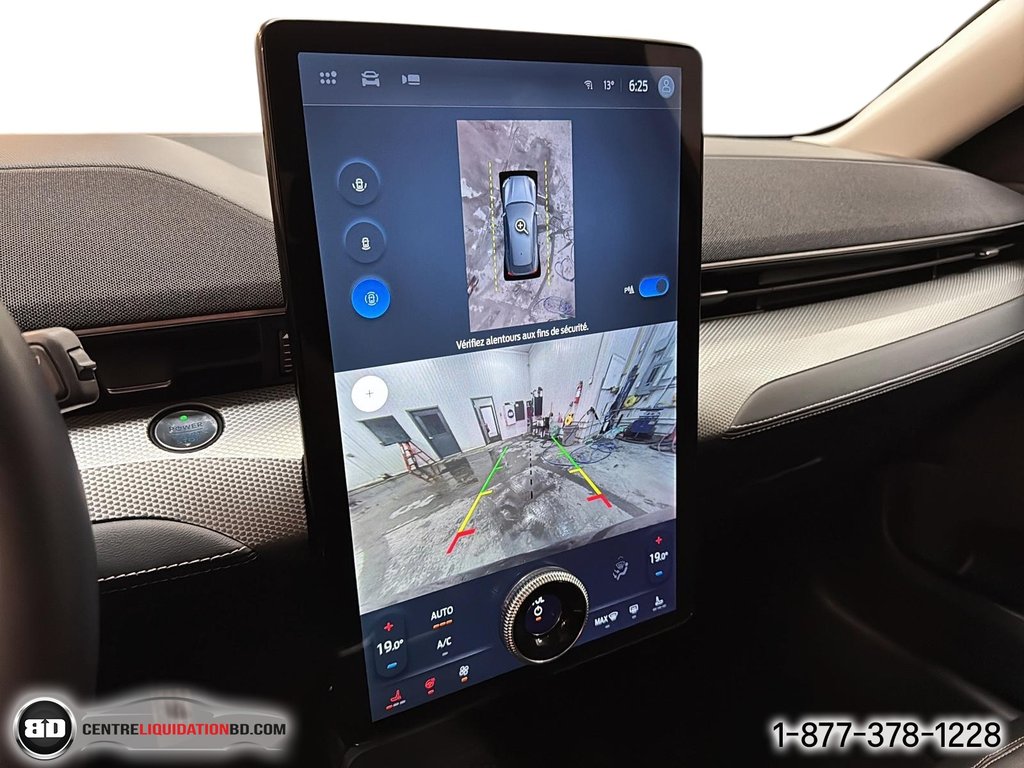 2023 Ford Mustang Mach-E SELECT AWD in Granby, Quebec - 23 - w1024h768px