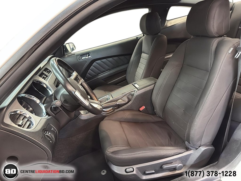2013 Ford Mustang V6 in Granby, Quebec - 12 - w1024h768px