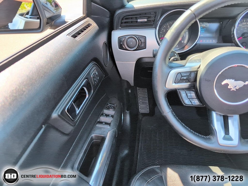 2016 Ford Mustang GT Premium cabriolet v8 5.0L in Granby, Quebec - 18 - w1024h768px
