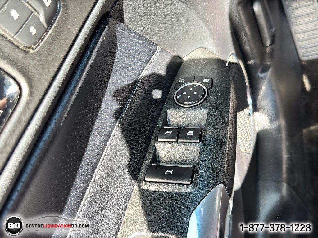 2017 Ford Mustang in Granby, Quebec - 13 - w1024h768px