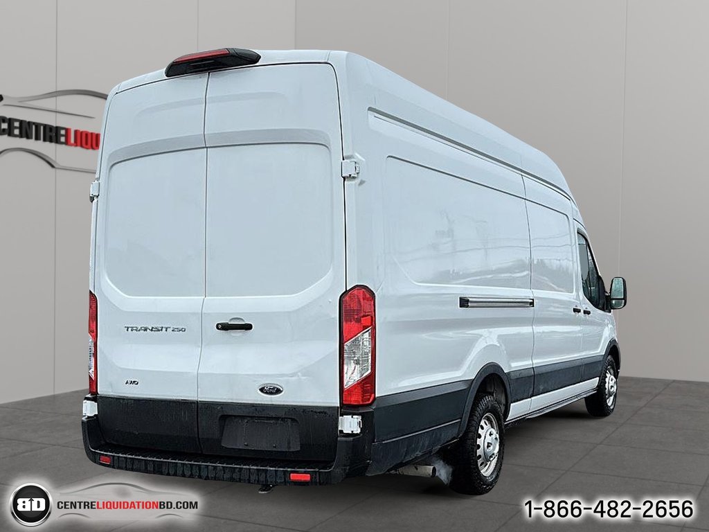 2022 Ford Transit Cargo Van 250 AWD in Granby, Quebec - 5 - w1024h768px