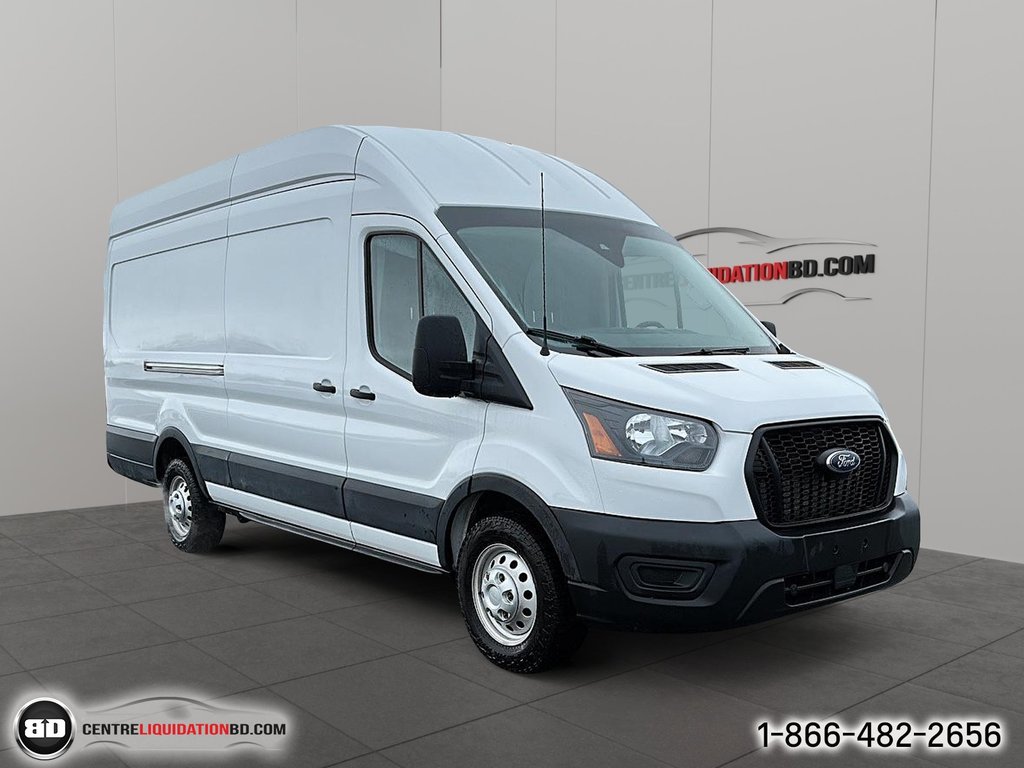 2022 Ford Transit Cargo Van 250 AWD in Granby, Quebec - 3 - w1024h768px