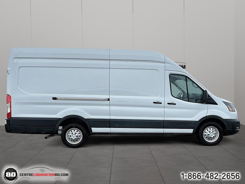 2022 Ford Transit Cargo Van 250 AWD in Granby, Quebec - 4 - w1024h768px