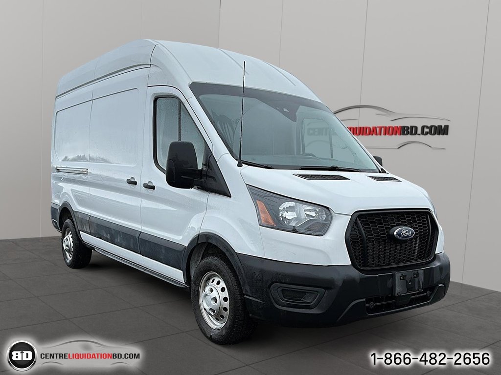 2022 Ford Transit Cargo Van 250 AWD in Granby, Quebec - 3 - w1024h768px