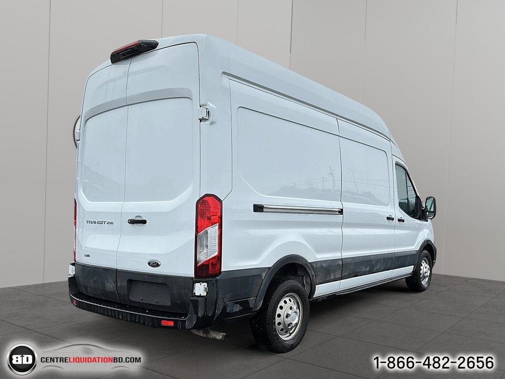 2022 Ford Transit Cargo Van 250 AWD in Granby, Quebec - 5 - w1024h768px