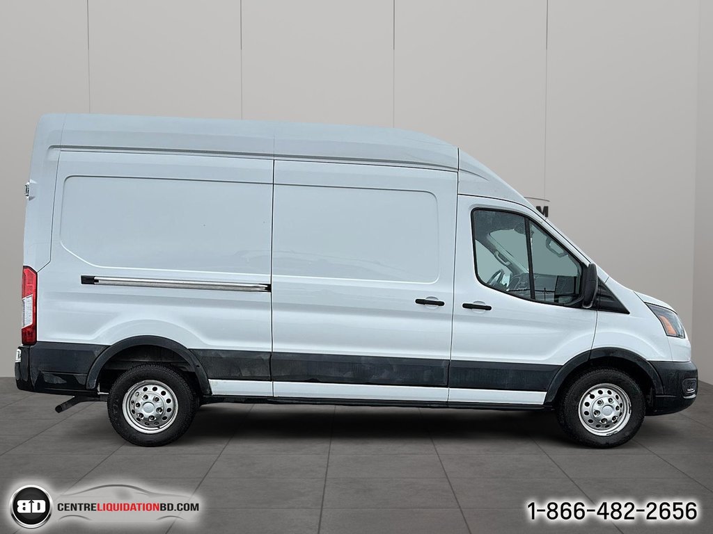 2022 Ford Transit Cargo Van 250 AWD in Granby, Quebec - 4 - w1024h768px