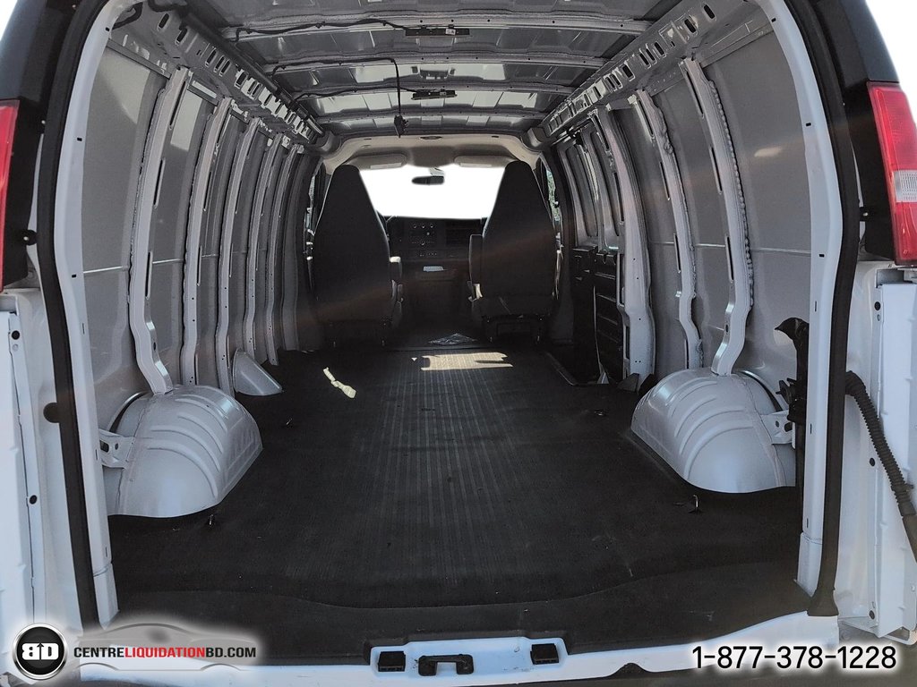 GMC Savana Cargo Van  2024 à Granby, Québec - 4 - w1024h768px