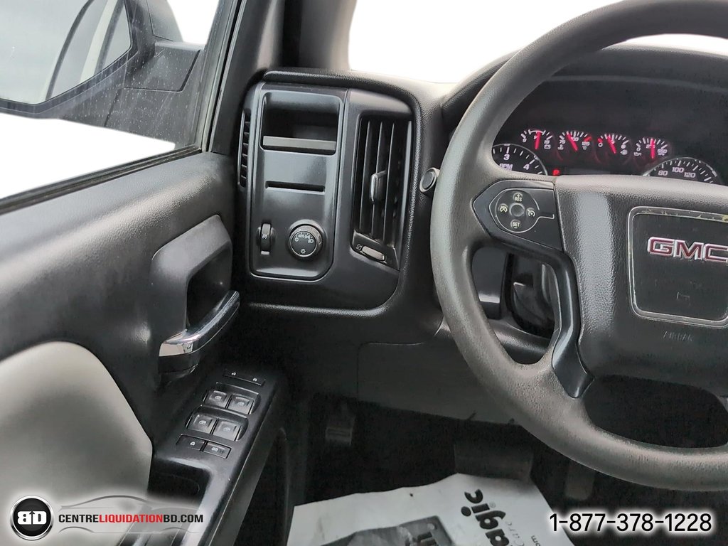 2015 GMC Sierra 1500 CREW CAB V6 4.3L 2X4 in Granby, Quebec - 14 - w1024h768px