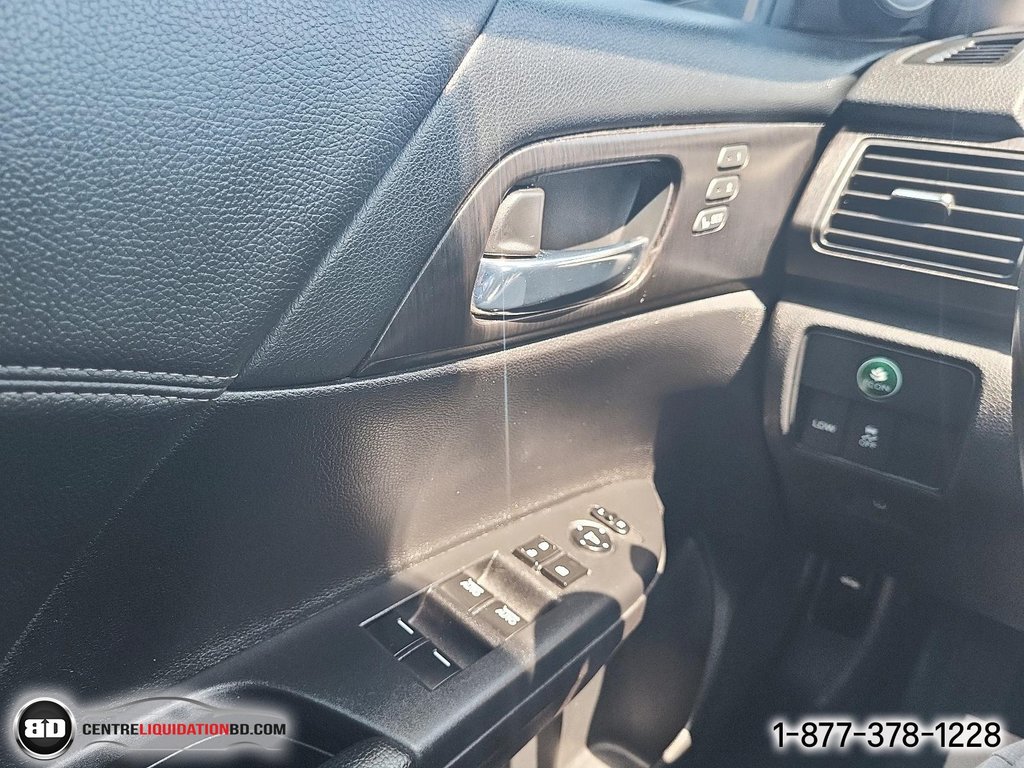 Honda Accord Sedan Touring 2015 à Granby, Québec - 14 - w1024h768px
