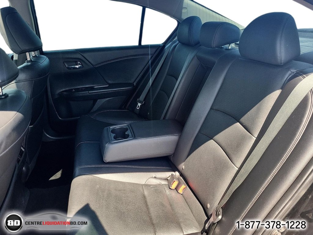 Honda Accord Sedan Touring 2015 à Granby, Québec - 12 - w1024h768px