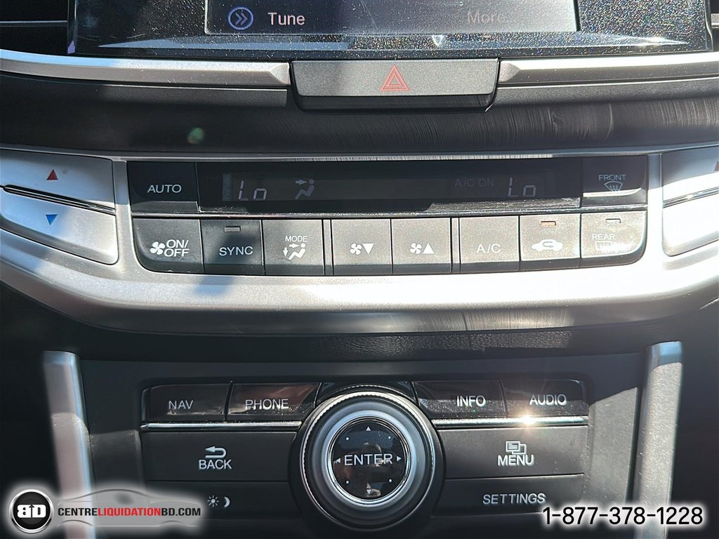 Honda Accord Sedan Touring 2015 à Granby, Québec - 17 - w1024h768px