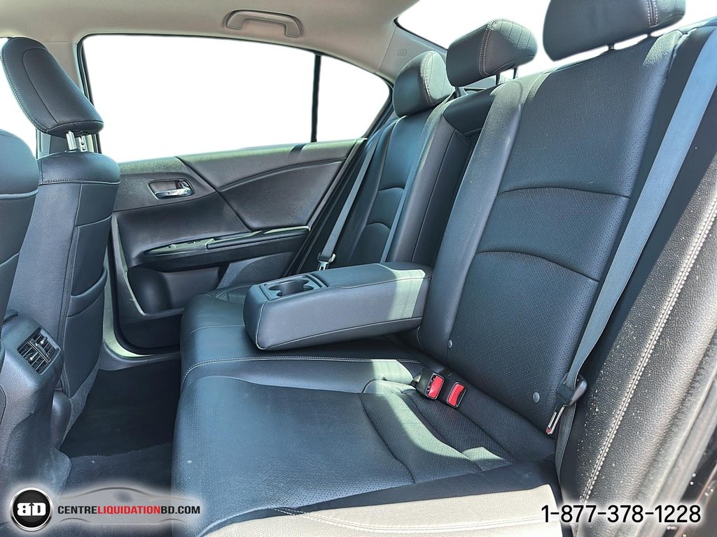 Honda Accord Sedan Touring 2015 à Granby, Québec - 12 - w1024h768px