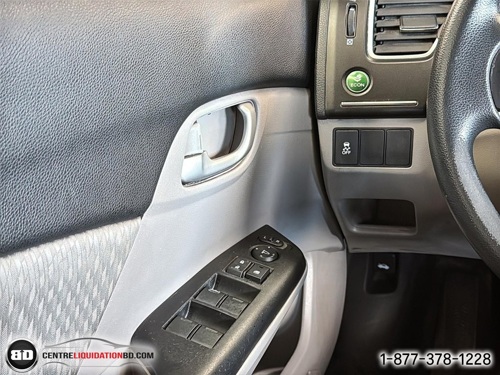 2015 Honda Civic Sedan LX MANUELLE in Granby, Quebec - 17 - w1024h768px