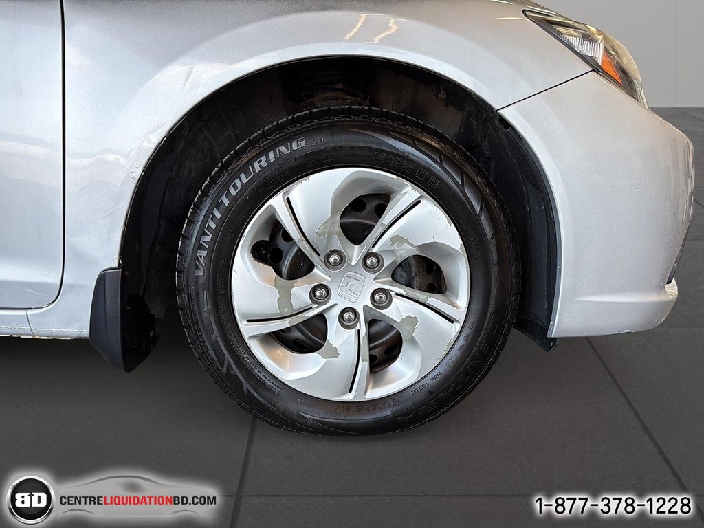 2015 Honda Civic Sedan LX MANUELLE in Granby, Quebec - 12 - w1024h768px