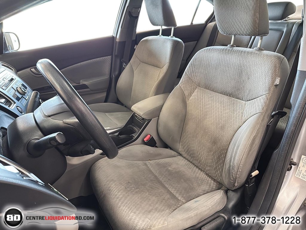 2015 Honda Civic Sedan LX MANUELLE in Granby, Quebec - 13 - w1024h768px