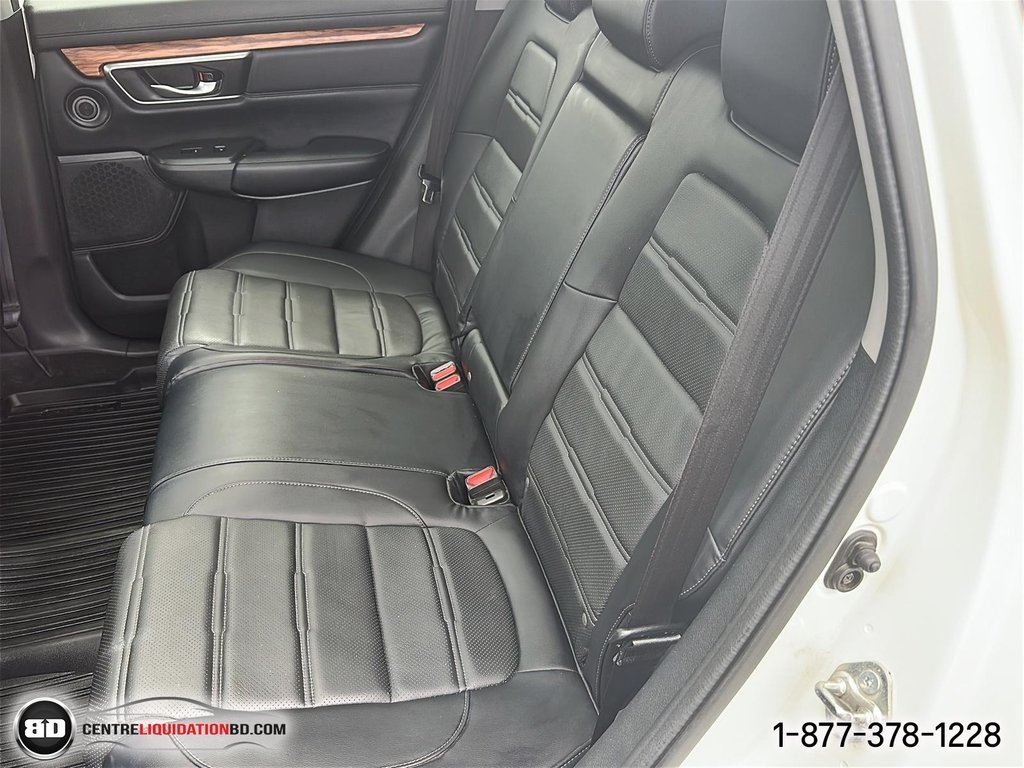 2017 Honda CR-V Touring in Granby, Quebec - 12 - w1024h768px