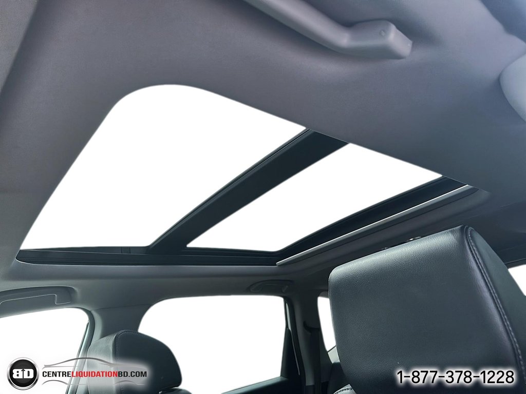 2017 Honda CR-V Touring in Granby, Quebec - 21 - w1024h768px