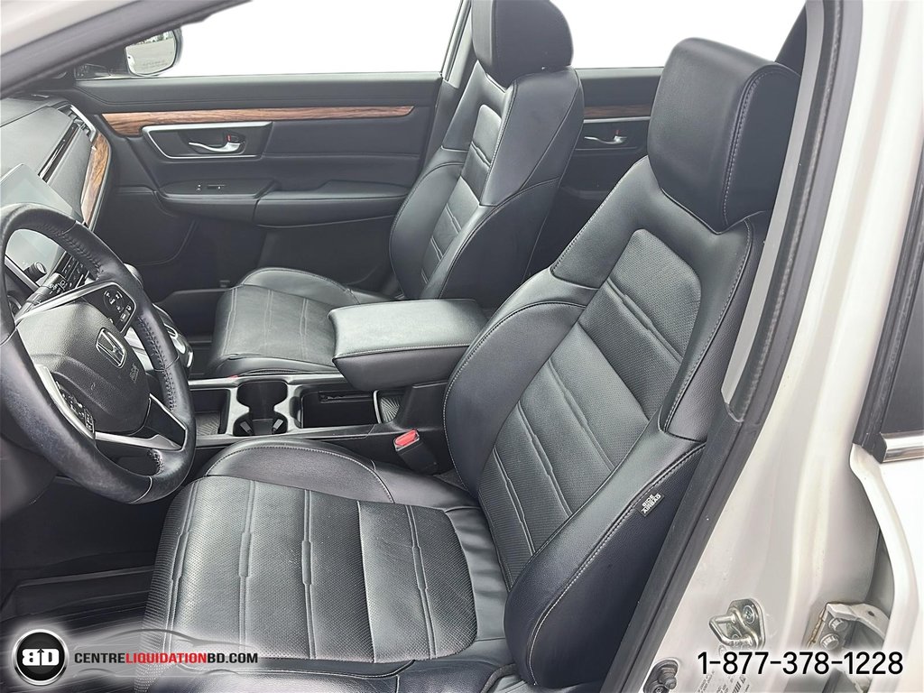 2017 Honda CR-V Touring in Granby, Quebec - 11 - w1024h768px
