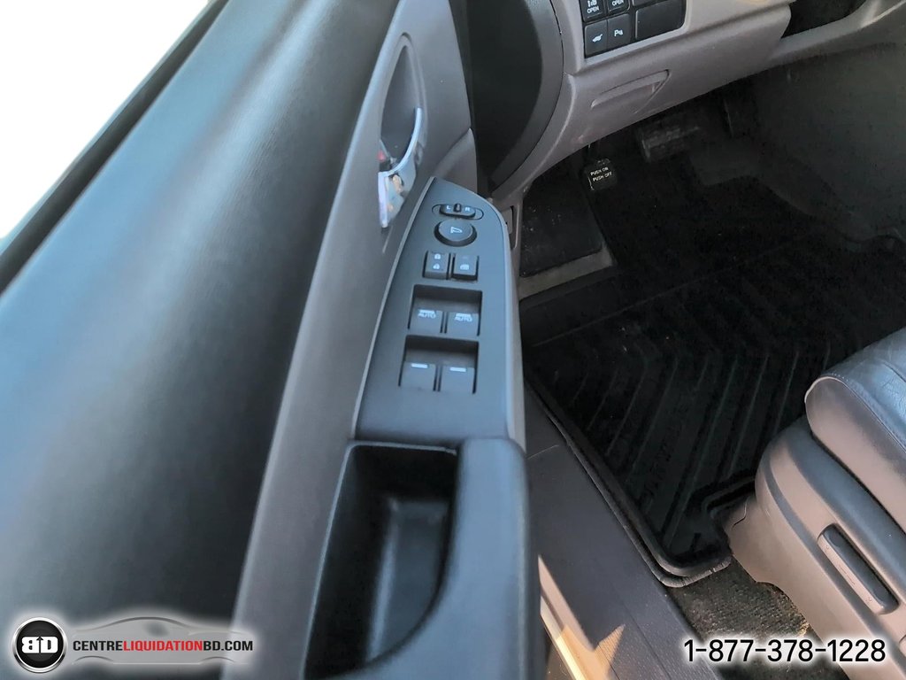 2016 Honda Odyssey EX-L Cuir Navigation in Granby, Quebec - 16 - w1024h768px