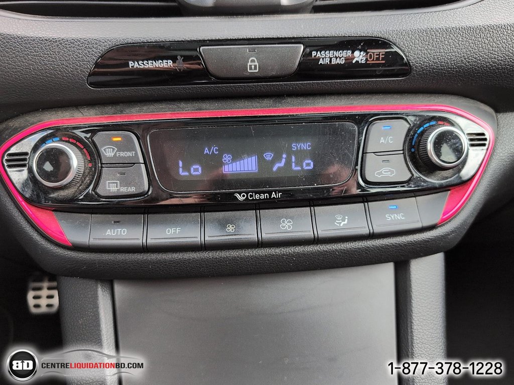 2018 Hyundai Elantra GT Sport MANUELLE in Granby, Quebec - 18 - w1024h768px