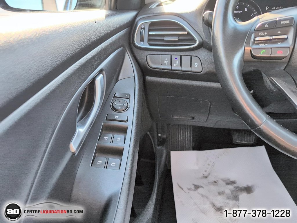 2018 Hyundai Elantra GT GL in Granby, Quebec - 17 - w1024h768px