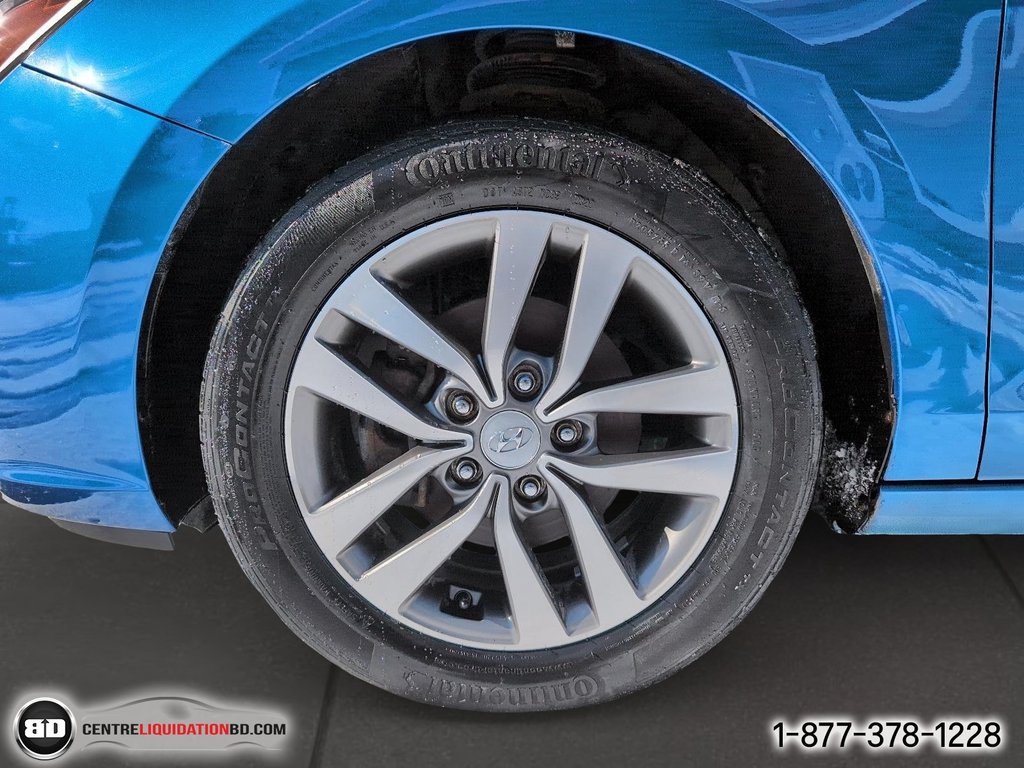 2018 Hyundai Elantra GT GL in Granby, Quebec - 12 - w1024h768px