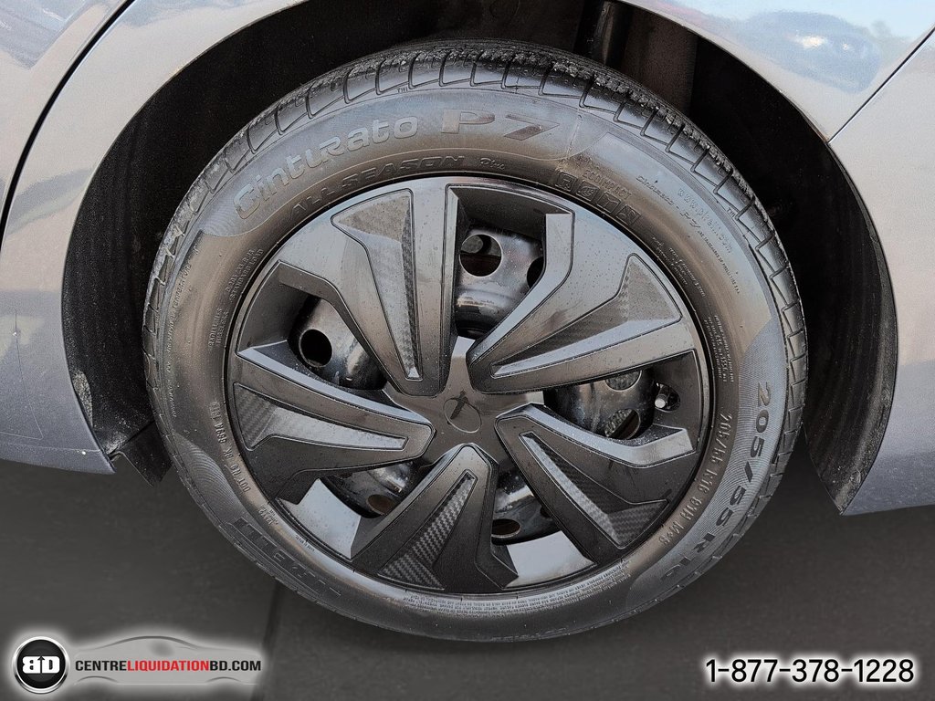 2017 Hyundai Elantra in Granby, Quebec - 11 - w1024h768px