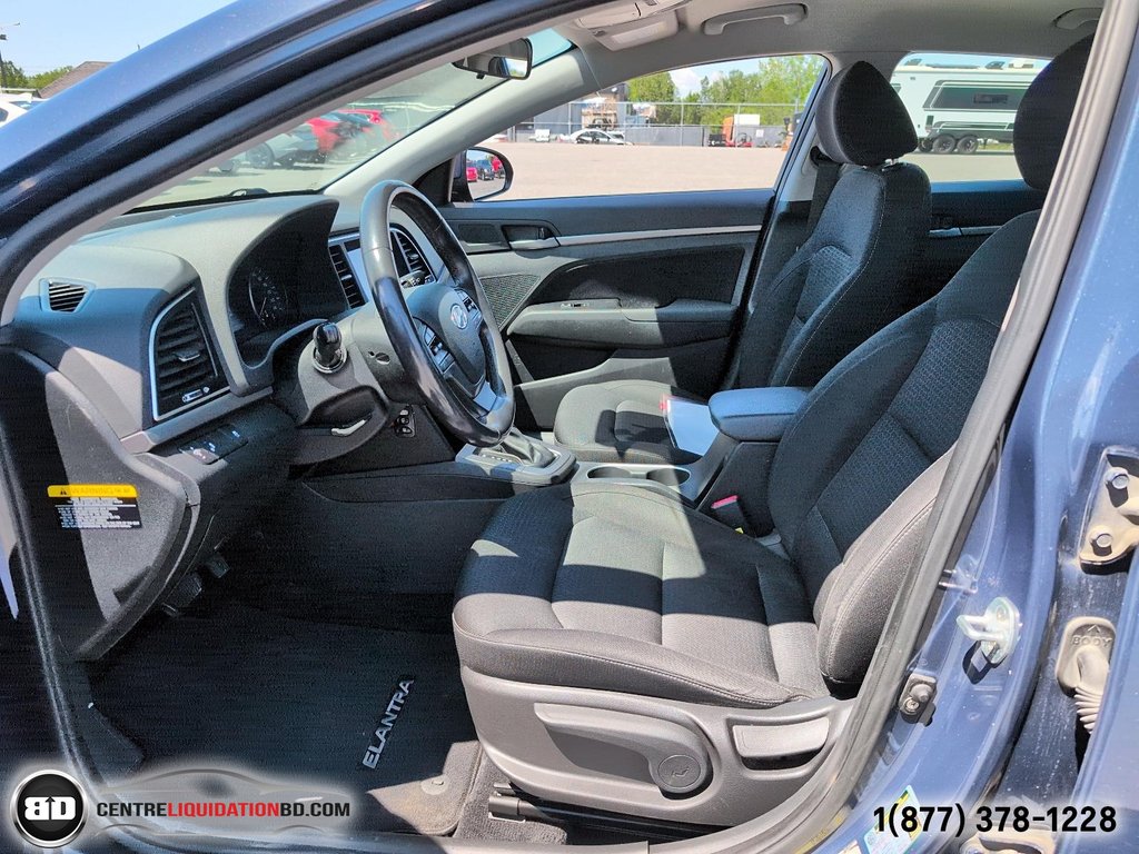 2017 Hyundai Elantra GL in Granby, Quebec - 13 - w1024h768px