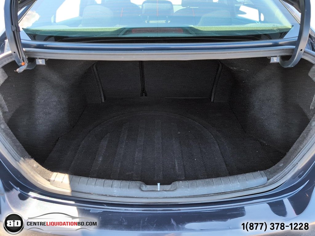 2017 Hyundai Elantra GL in Granby, Quebec - 11 - w1024h768px
