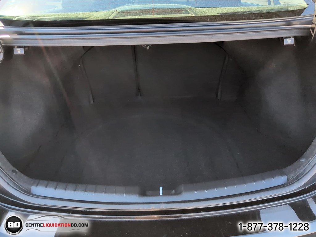 2018 Hyundai Elantra GL in Granby, Quebec - 10 - w1024h768px