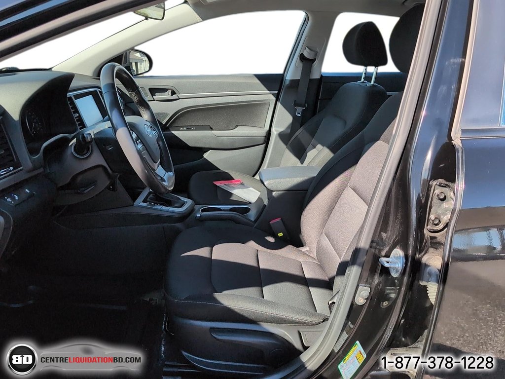 2018 Hyundai Elantra GL in Granby, Quebec - 12 - w1024h768px
