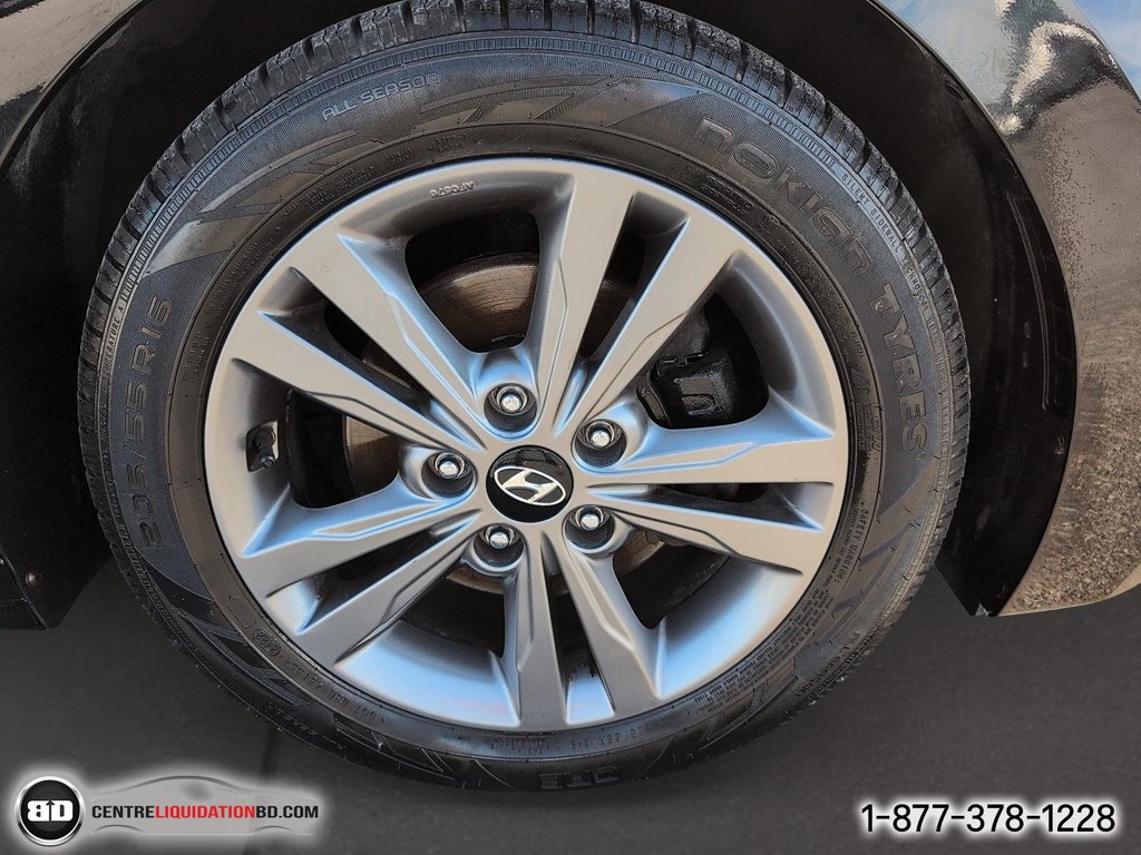 2018 Hyundai Elantra GL in Granby, Quebec - 11 - w1024h768px