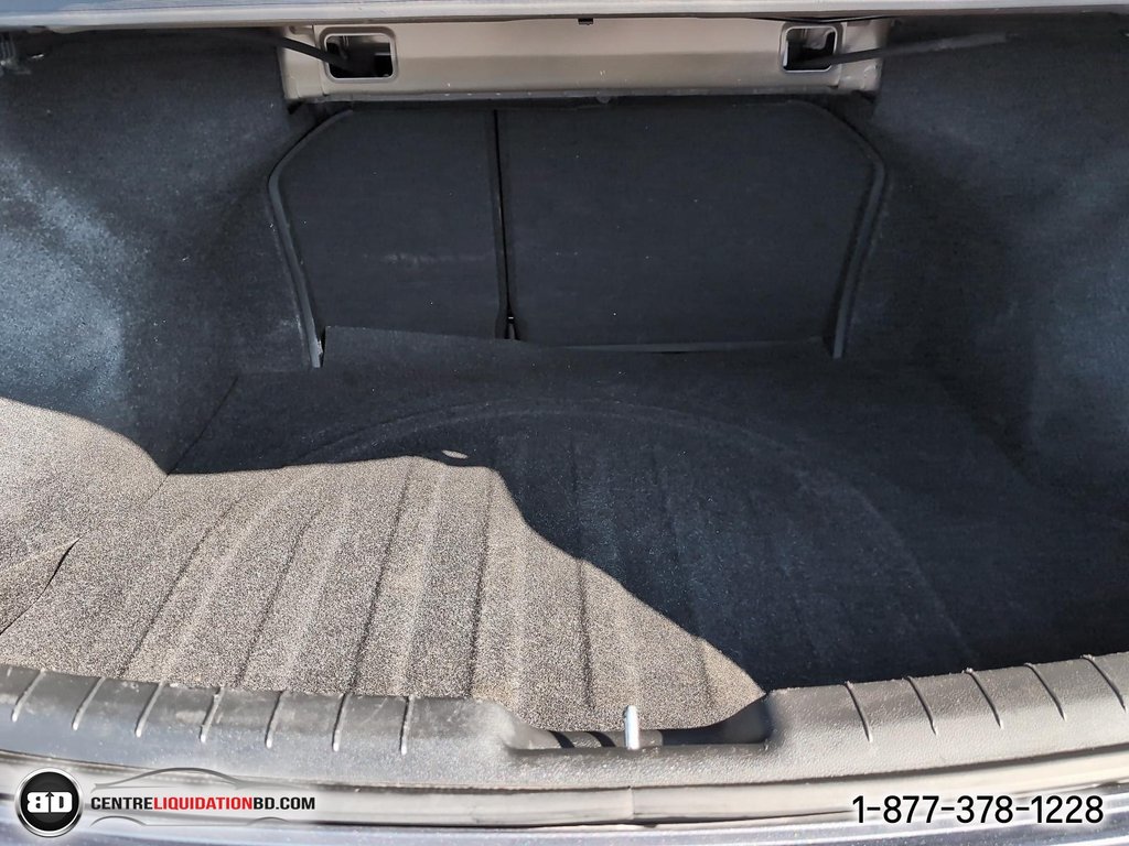 2019 Hyundai Elantra Preferred in Granby, Quebec - 10 - w1024h768px