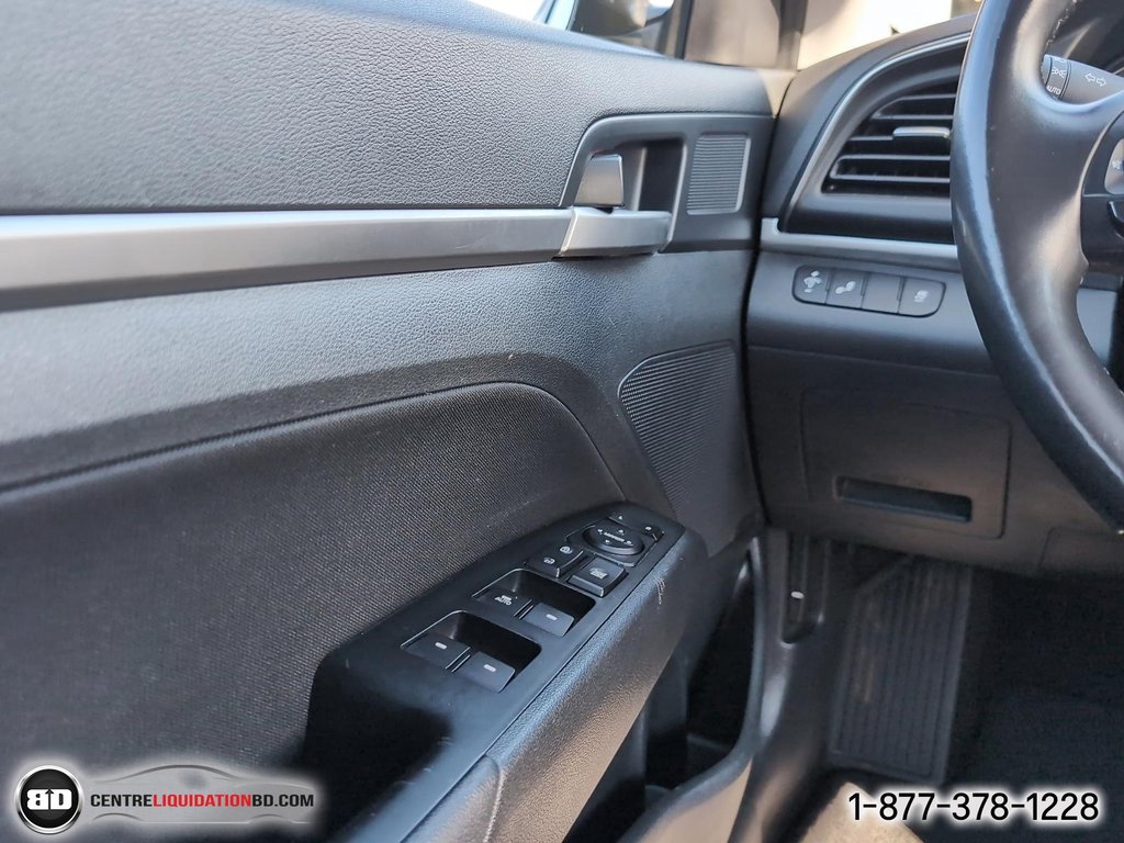 2019 Hyundai Elantra Preferred in Granby, Quebec - 15 - w1024h768px