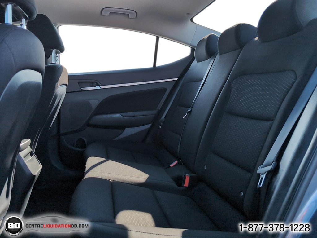 2019 Hyundai Elantra Preferred in Granby, Quebec - 13 - w1024h768px