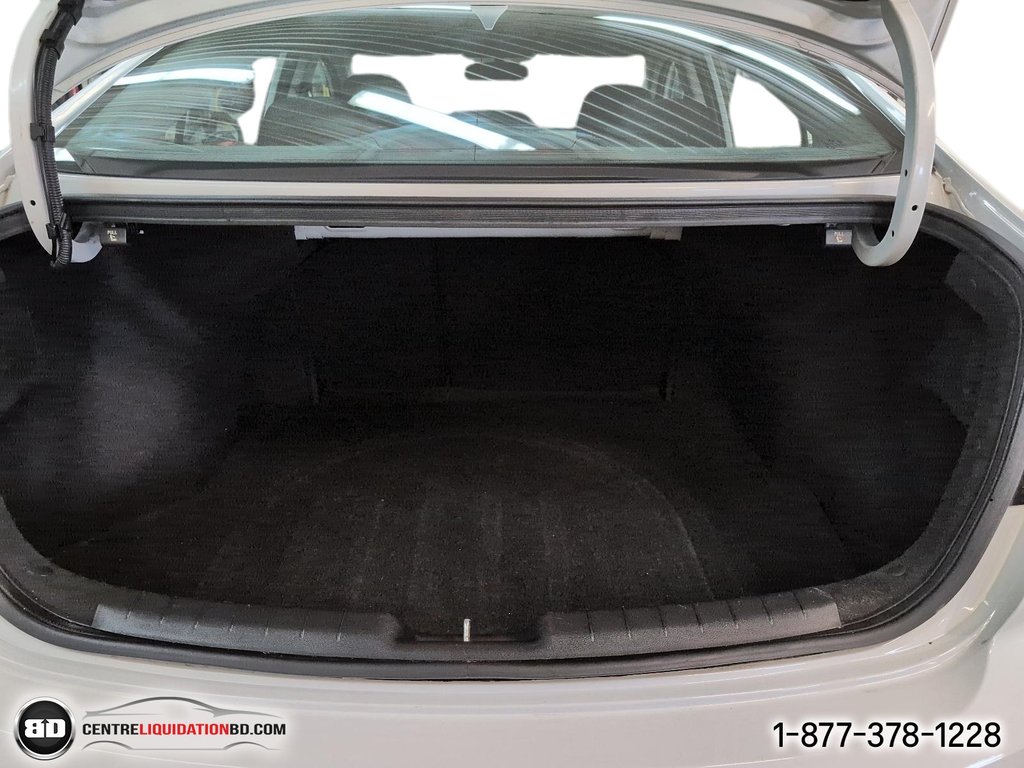 2020 Hyundai Elantra Preferred in Granby, Quebec - 11 - w1024h768px