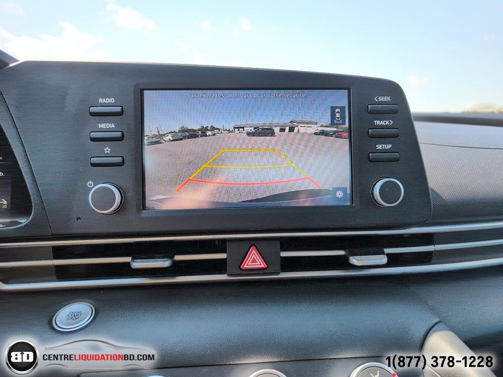 2022 Hyundai Elantra Preferred in Granby, Quebec - 22 - w1024h768px