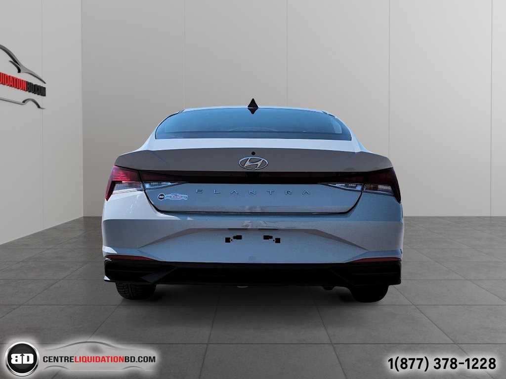 2022 Hyundai Elantra Preferred in Granby, Quebec - 7 - w1024h768px