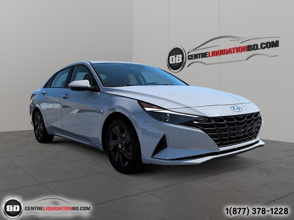 2022 Hyundai Elantra Preferred in Granby, Quebec - 3 - w1024h768px