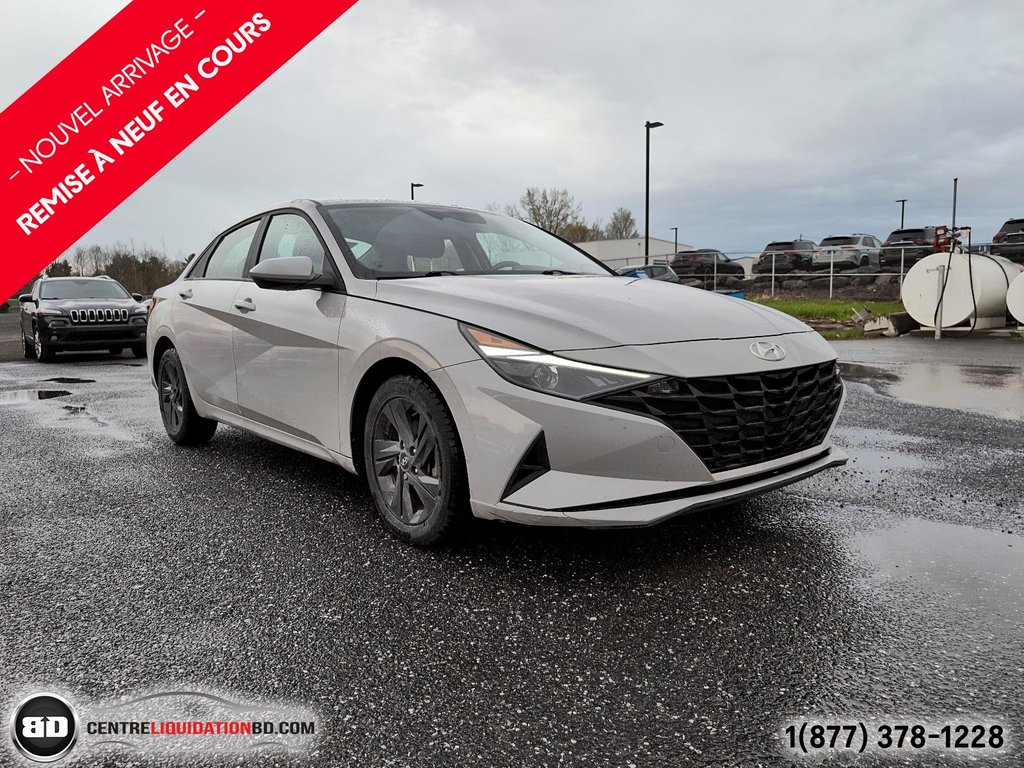 Hyundai Elantra Preferred 2022 à Granby, Québec - 2 - w1024h768px