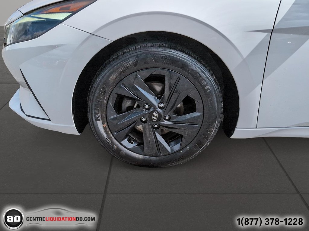 2023 Hyundai Elantra PREFFERED in Granby, Quebec - 12 - w1024h768px