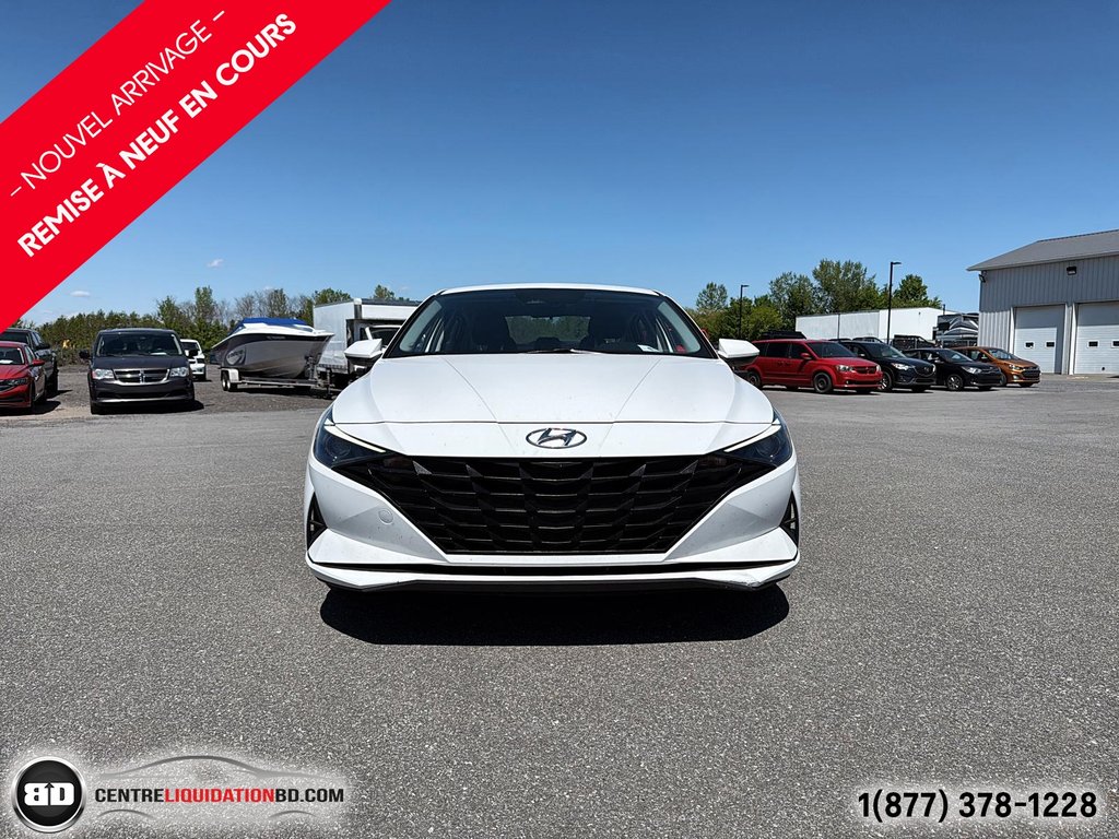 2023 Hyundai Elantra PREFFERED in Granby, Quebec - 2 - w1024h768px
