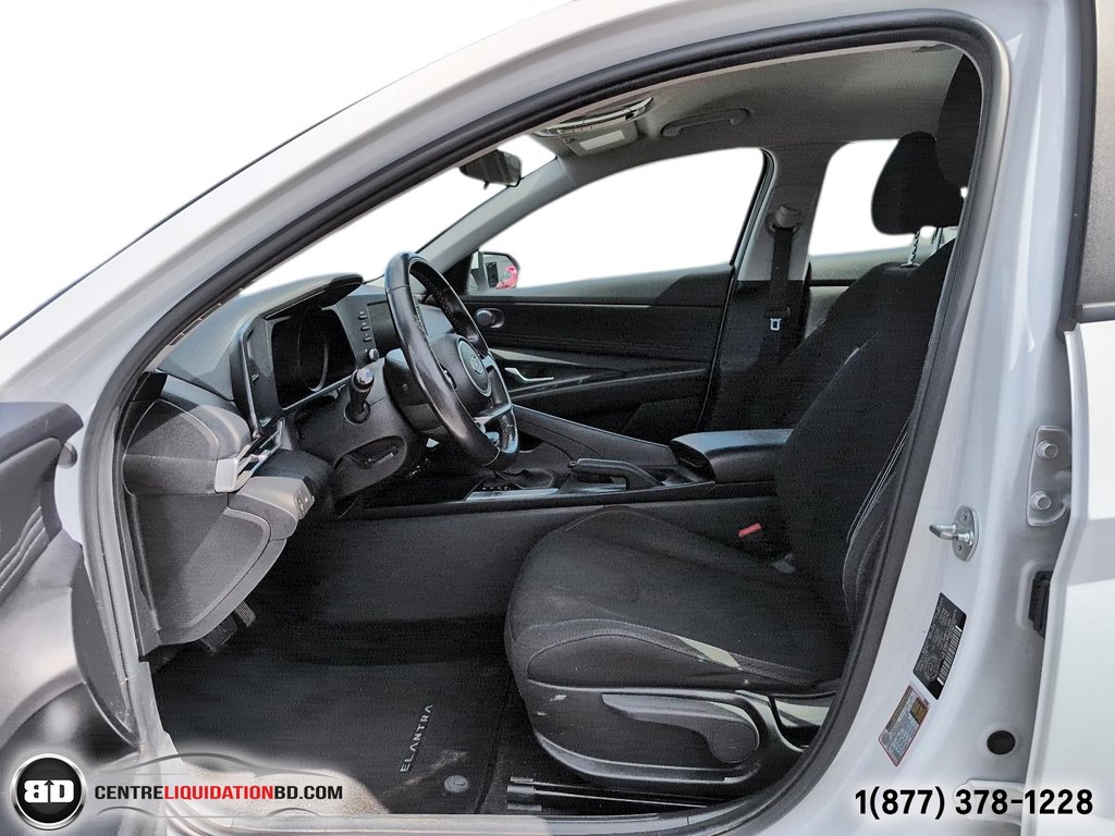 2023 Hyundai Elantra PREFFERED in Granby, Quebec - 13 - w1024h768px
