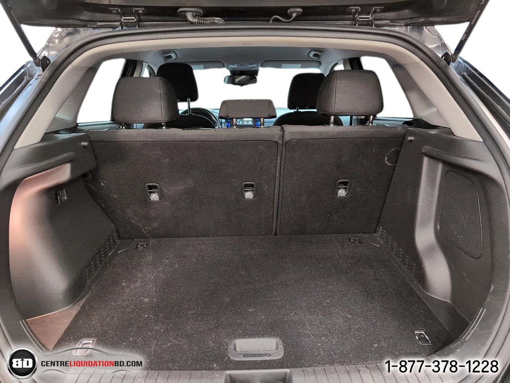 2021 Hyundai Kona Electric Preferred in Granby, Quebec - 11 - w1024h768px